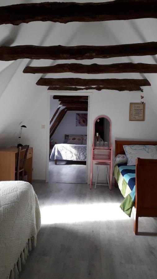 Halte Aux Places Marcillac-Saint-Quentin Eksteriør billede