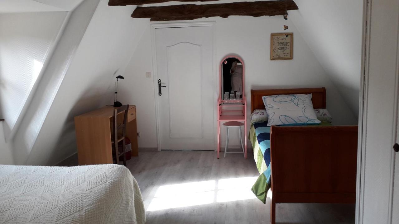 Halte Aux Places Marcillac-Saint-Quentin Eksteriør billede
